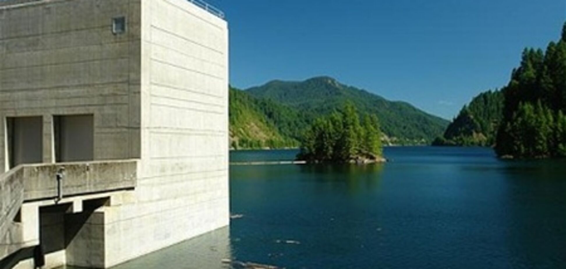 З-за безробітного, що помочився у воду, спустили 30 млн літрів води