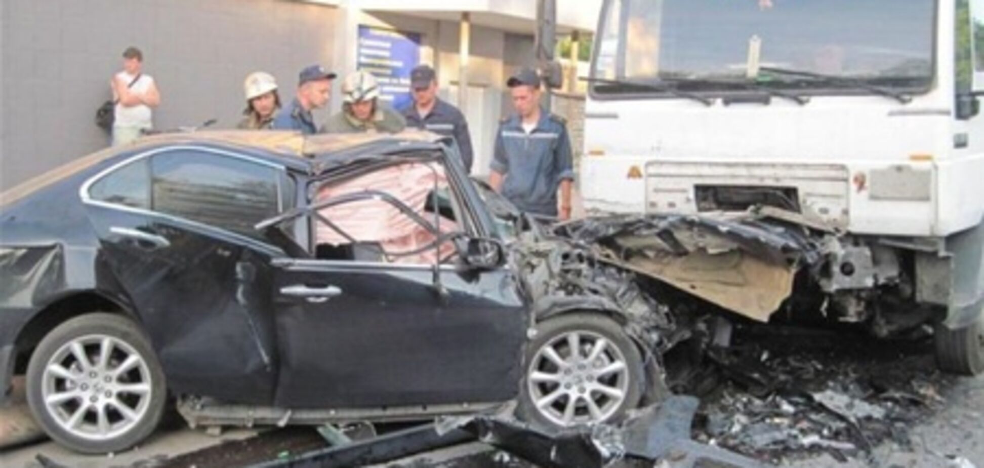 В лобовом столкновении HONDA ACCORD с грузовиком MAN погибли три человека