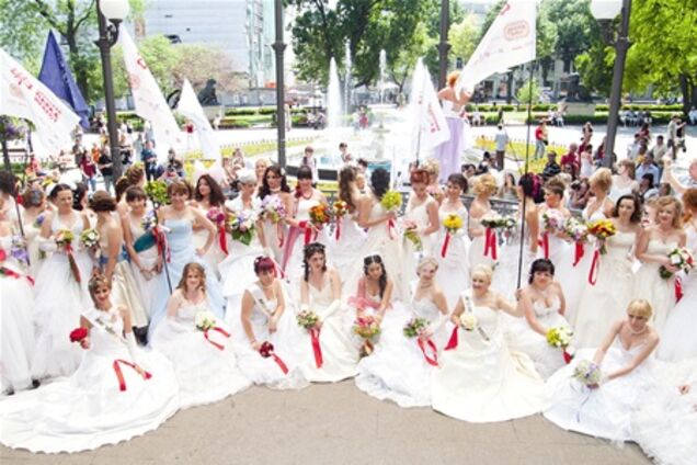 26 июня Парад невест в Ужгороде