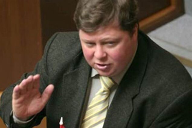 Сине-желтый флаг предлагают заменить малиновым 