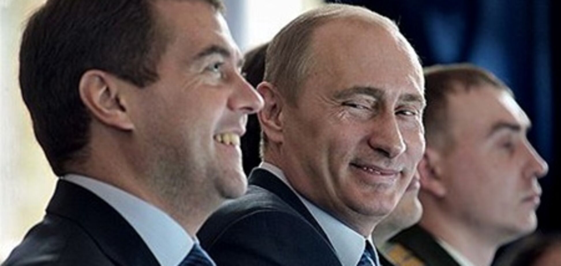 Медведєв відмовляється змагатися з Путіним