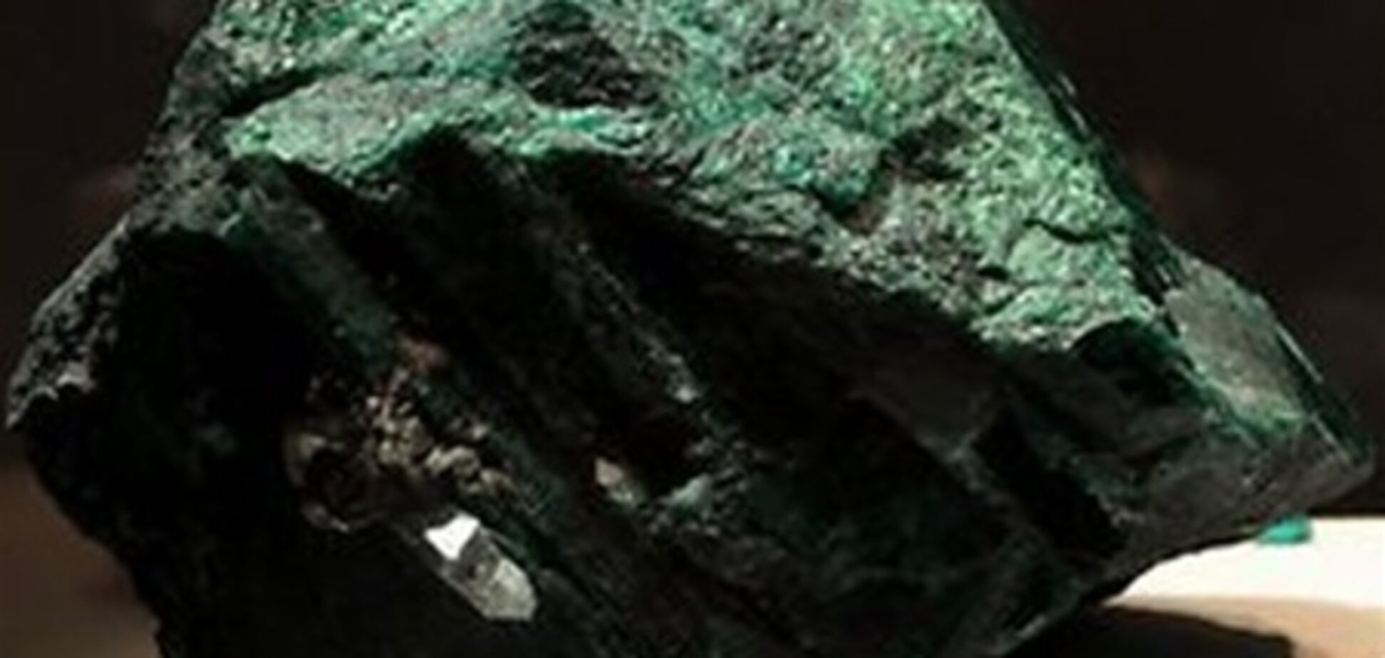 Колумбія показала найбільший у світі смарагд в 15 000 карат. Фото