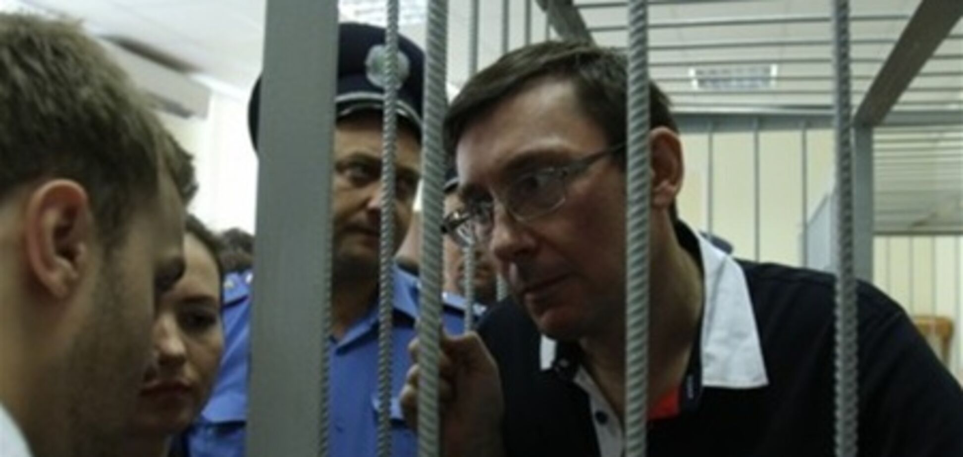 Тягти не будуть, посадять до листопада - Луценко