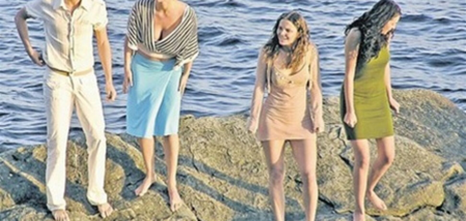 В Крыму мерзнут туристы. Море в Ялте - +10