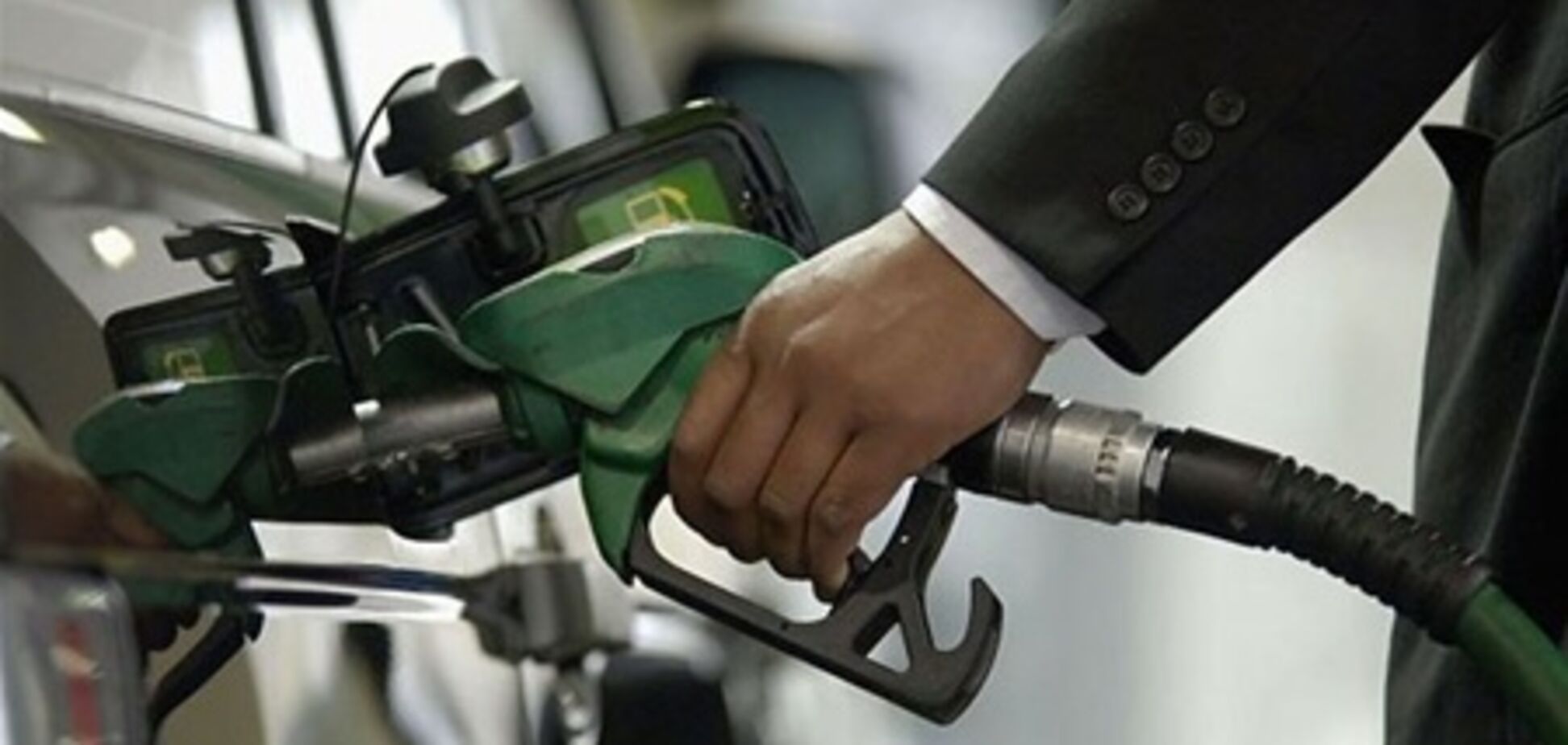 В Україні заводських запасів бензину вистачить на три дні