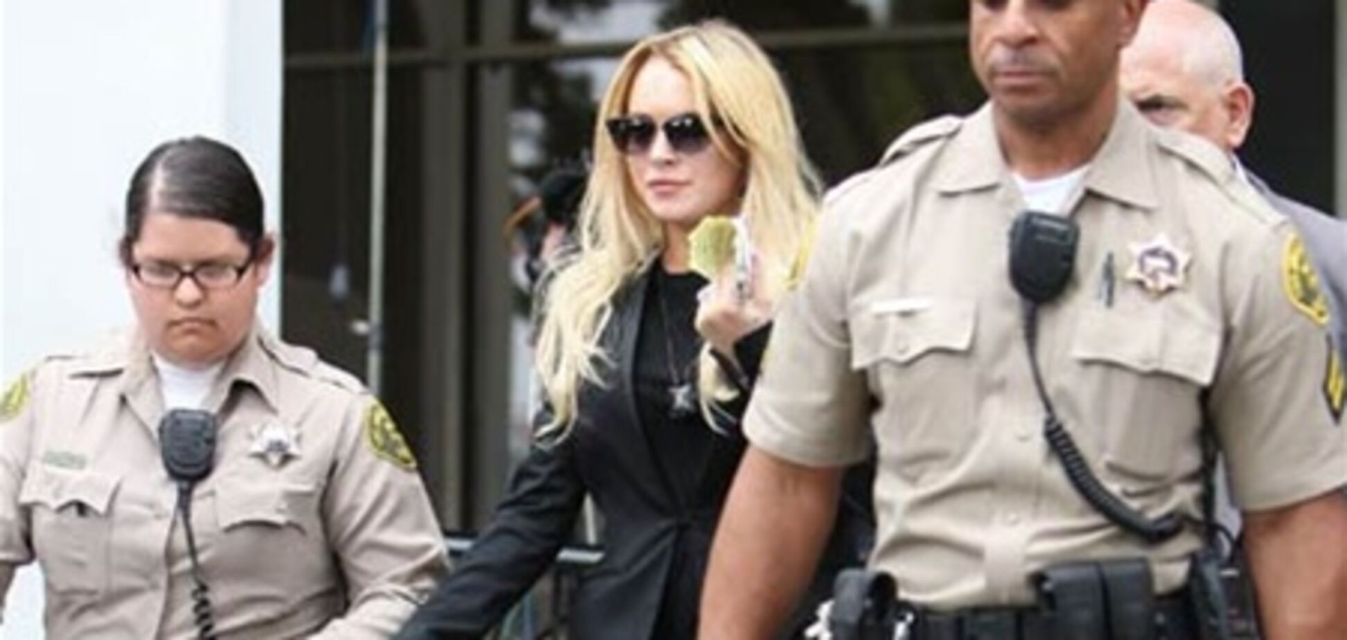 Суд признал вечеринку Линдсей Лохан законной