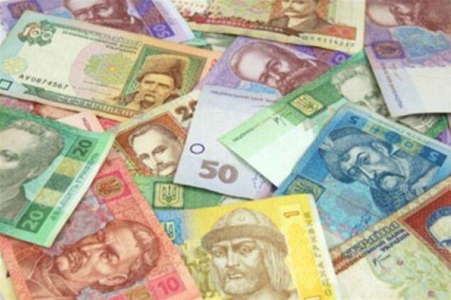 Украинцы, боясь инфляции, скупают валюту 