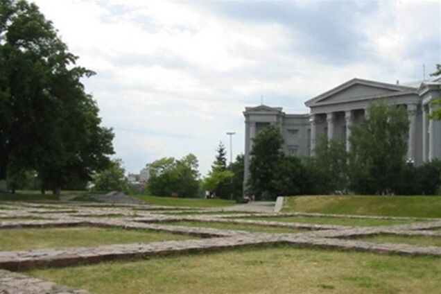 Десятинную церковь построят на новом месте