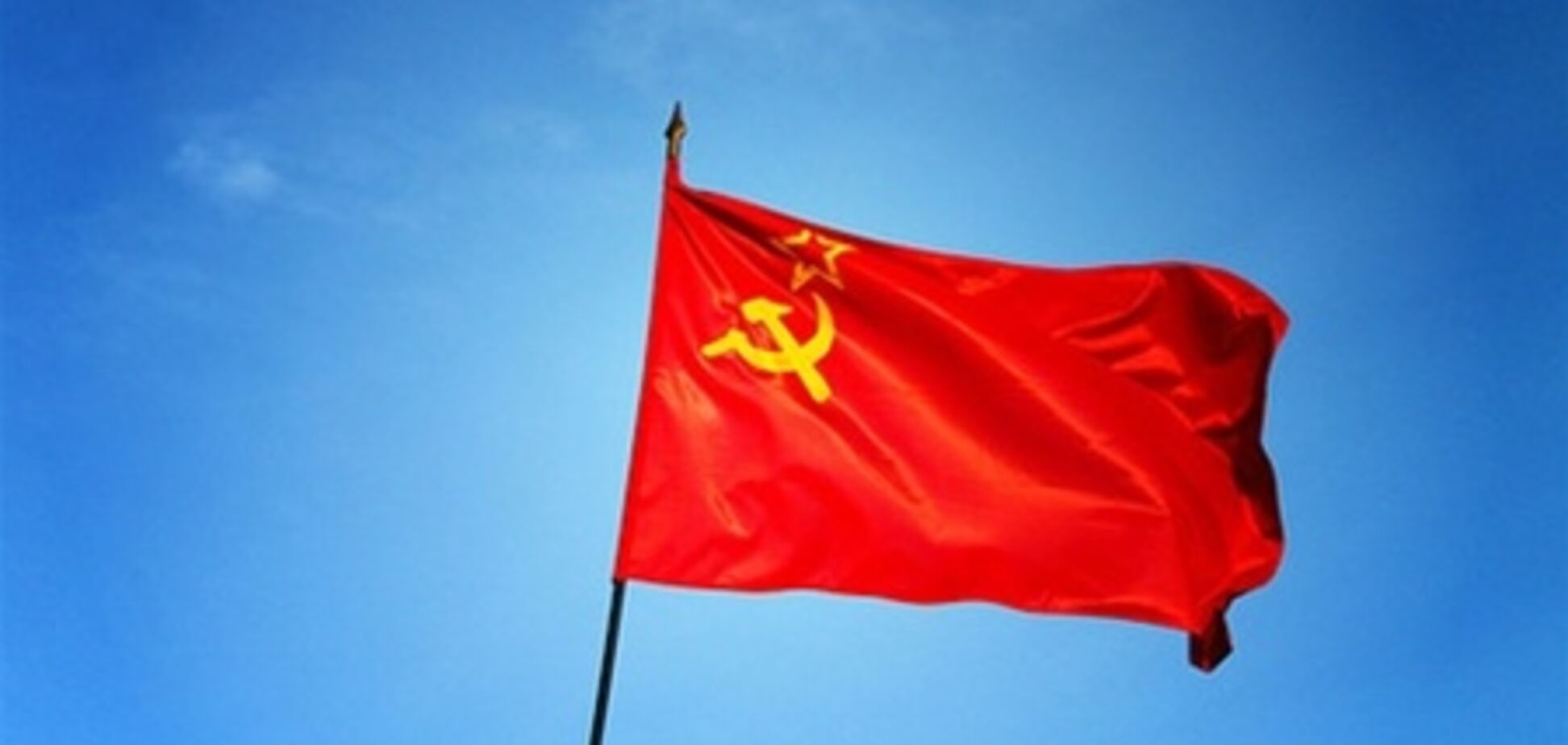 Губернатора Луганщины требуют уволить за красные флаги