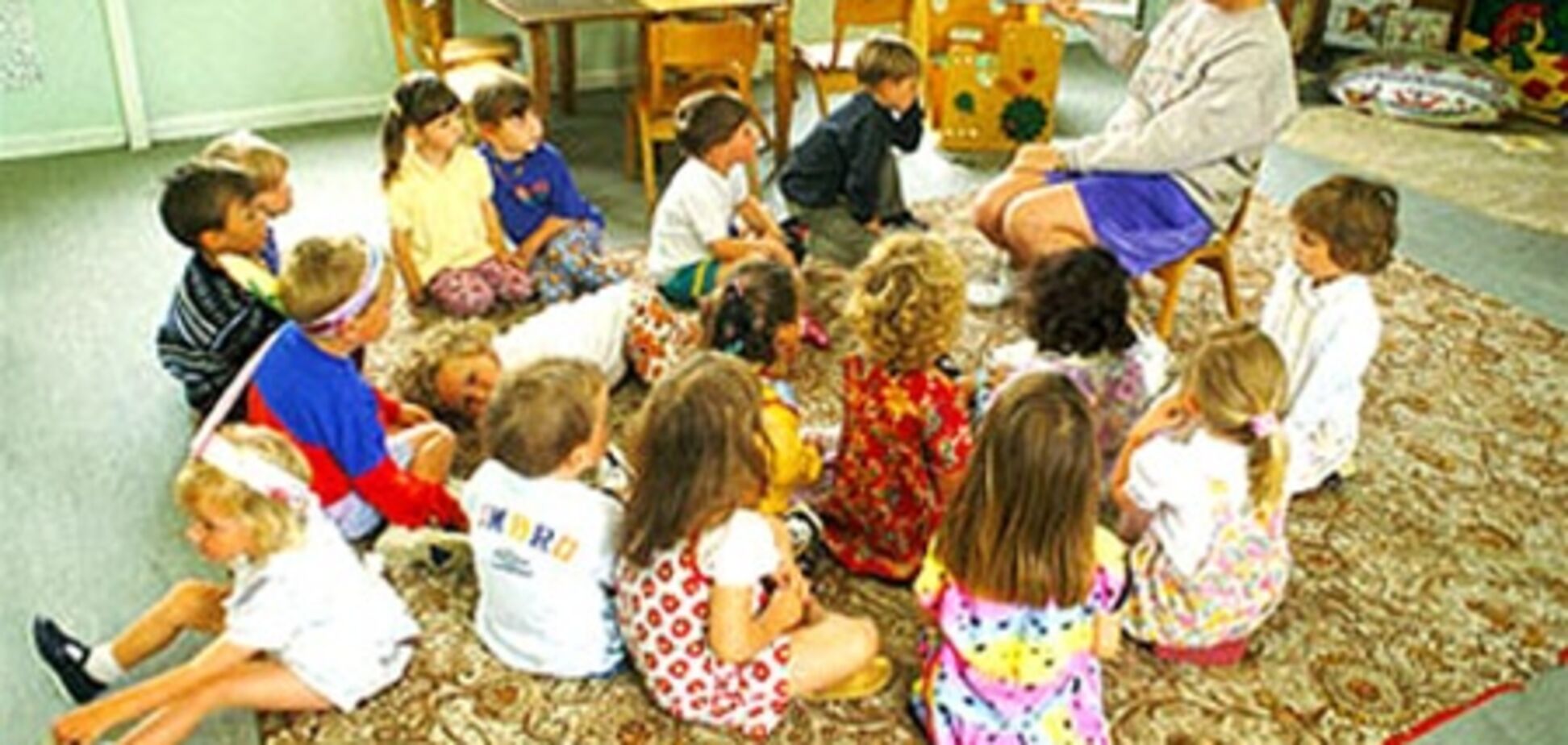 В детсаду Швеции отменили 'мальчиков' и 'девочек' и называют детей 'оно'