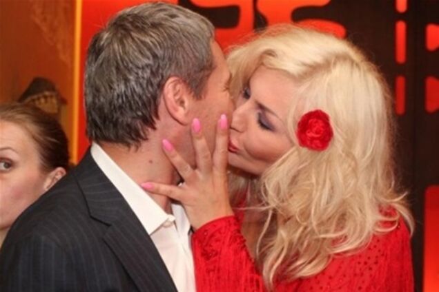 Білик взасос поцілувала депутата Лук'янова