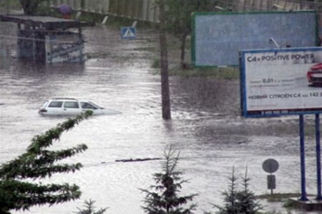 Черкассы затопило. Город под угрозой введения чрезвычайного положения