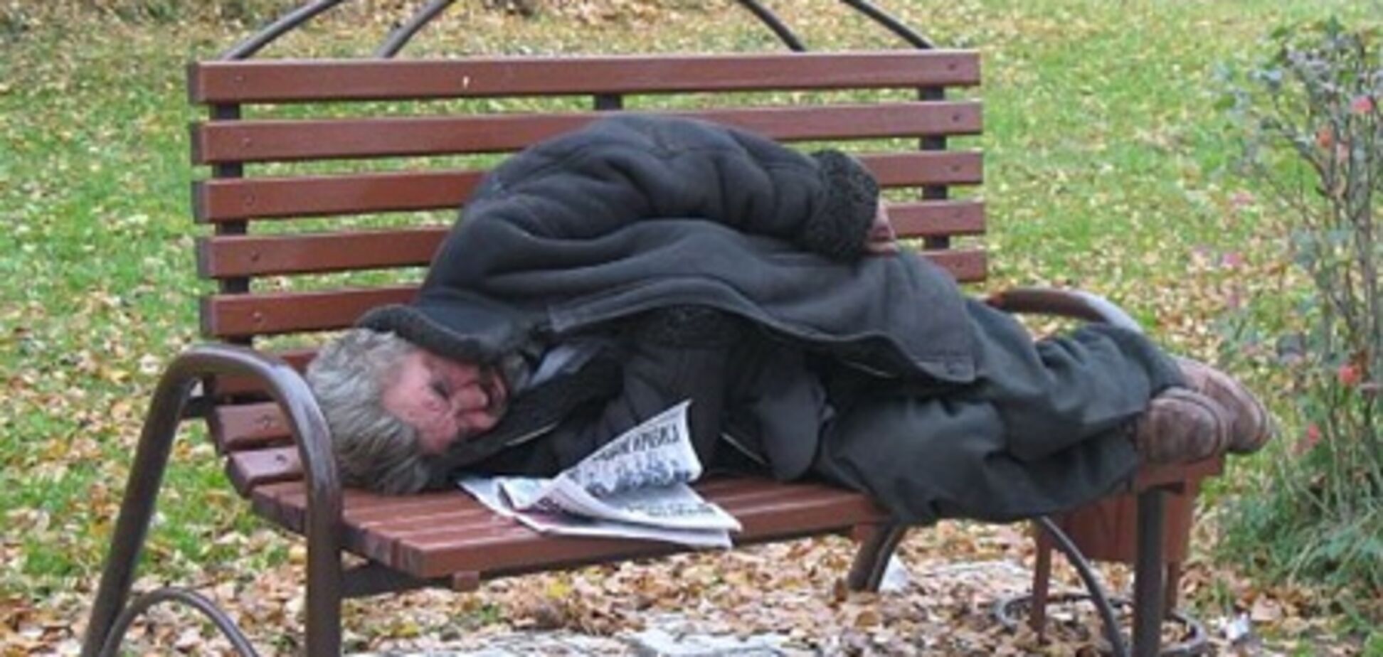 Маріуполь. Через холеру помиють і поголять всіх бомжів