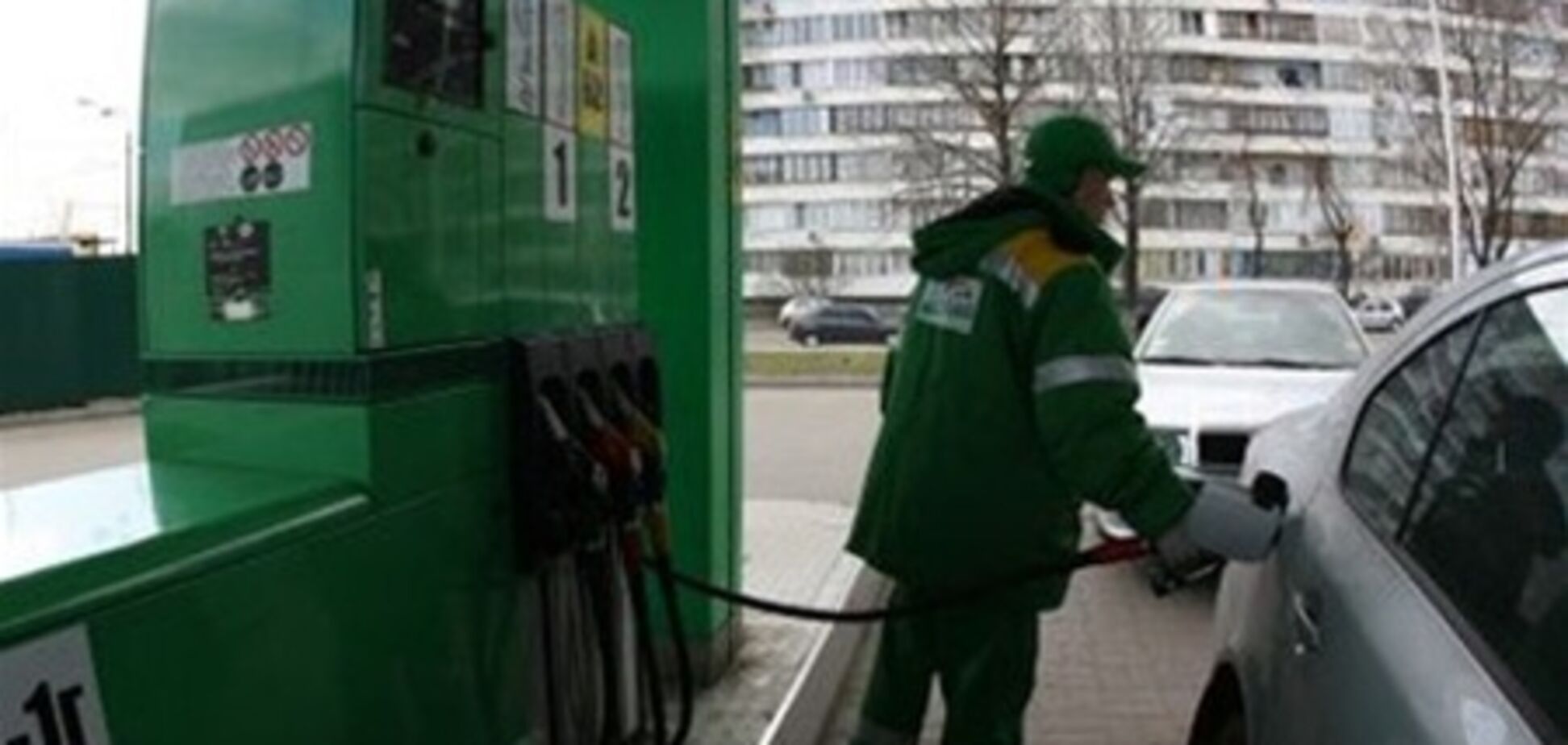 В Украине впервые подешевел бензин