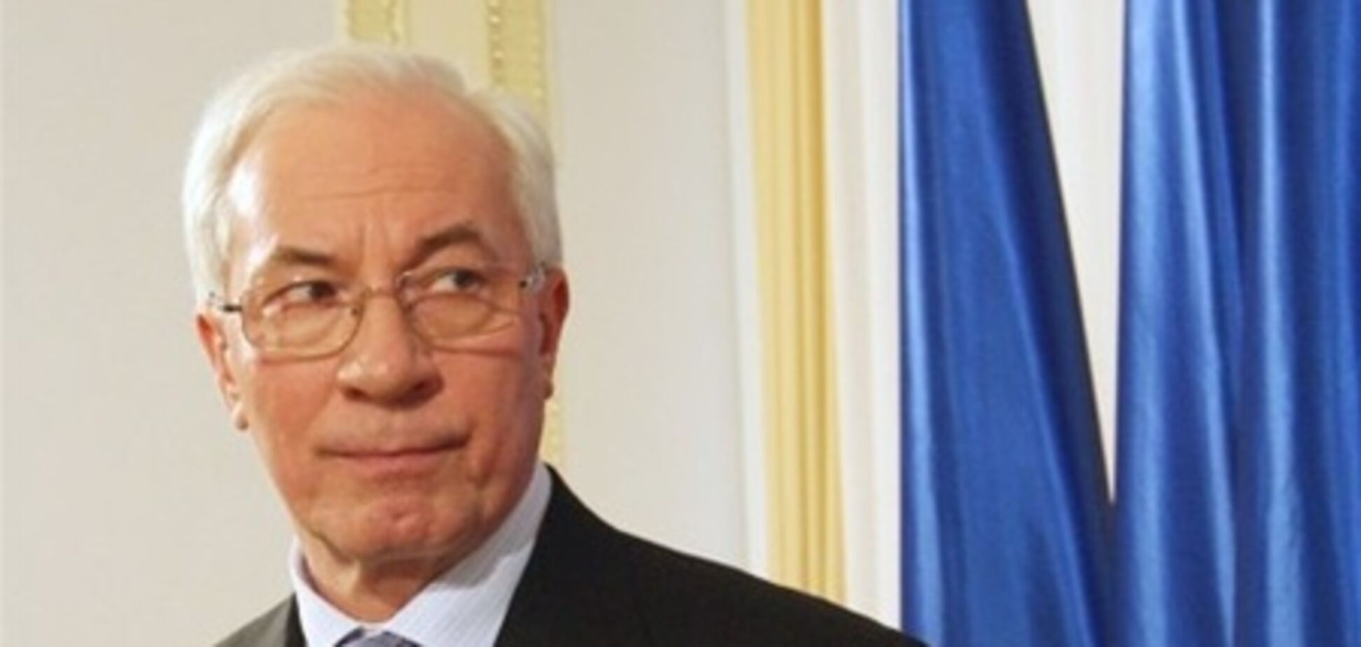 Азаров уверен, что украинцам не важно, на каком языке он говорит