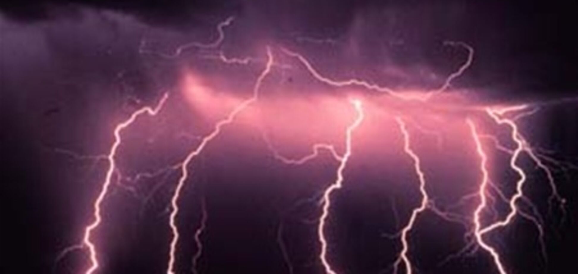 В Уганді блискавка вбила 18 учнів початкової школи