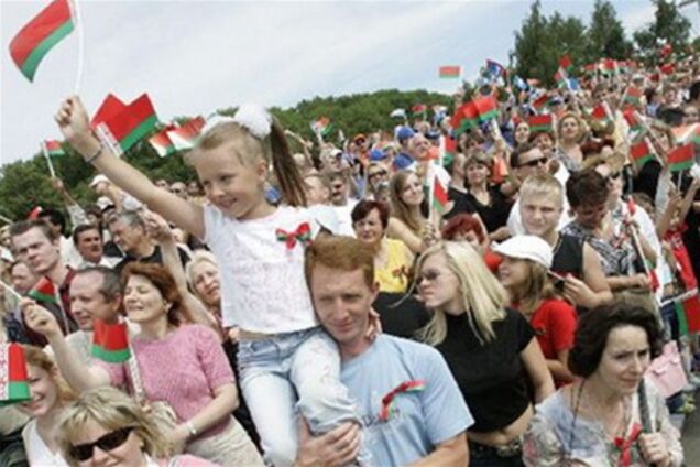 Белорусы больше не хотят объединяться с Россией и видят свою страну в ЕС 
