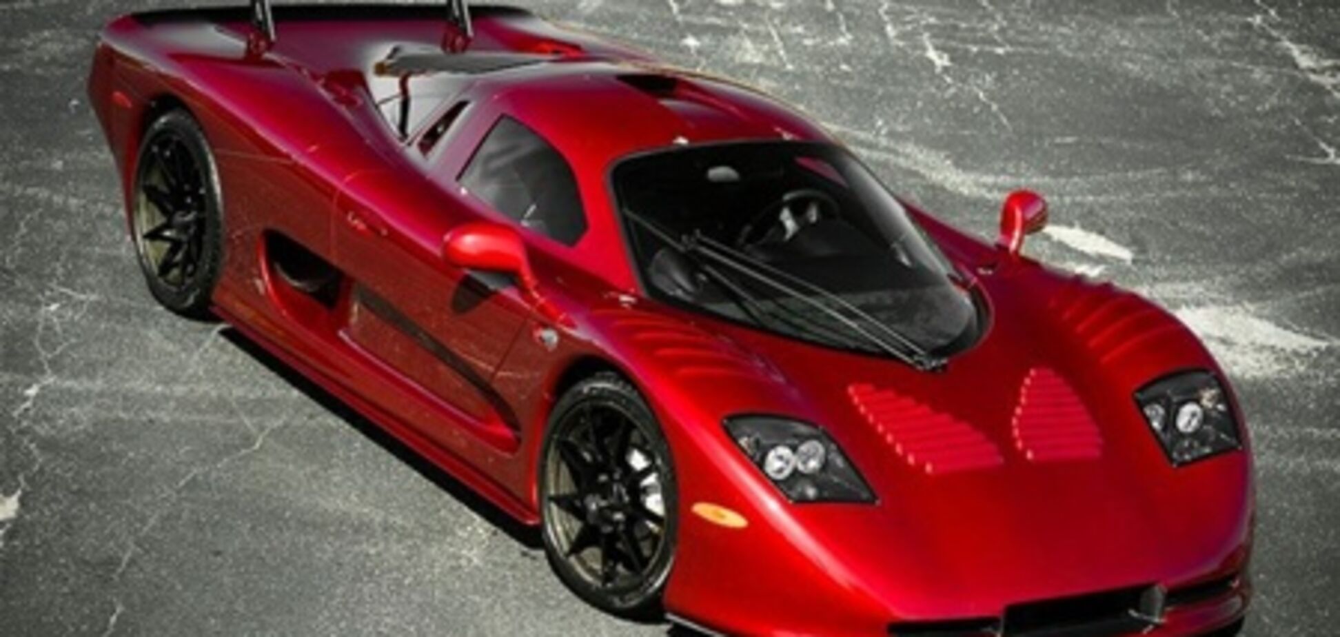 Мощный Mosler Raptor 2102 готов к презентации