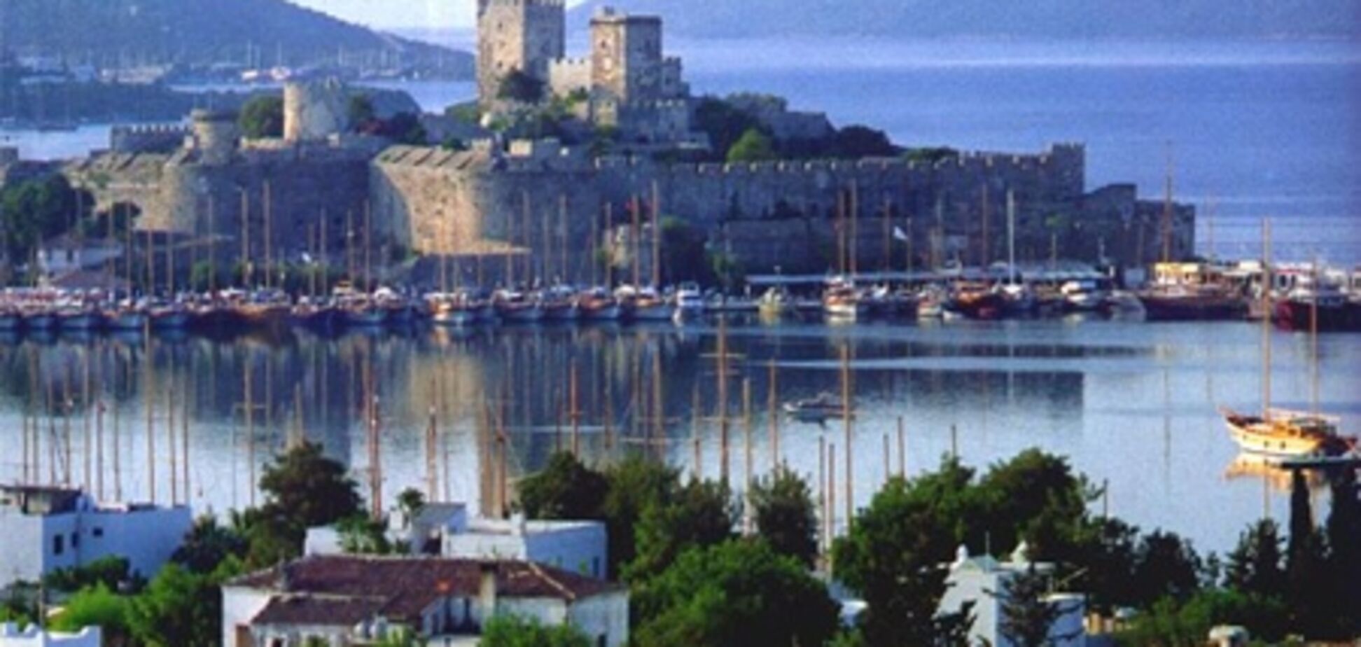 Названа официальная причина отравления россиян в Турции