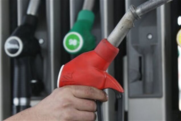 Топливо на многих АЗС в Белоруссии продается в пятницу с ограничениями