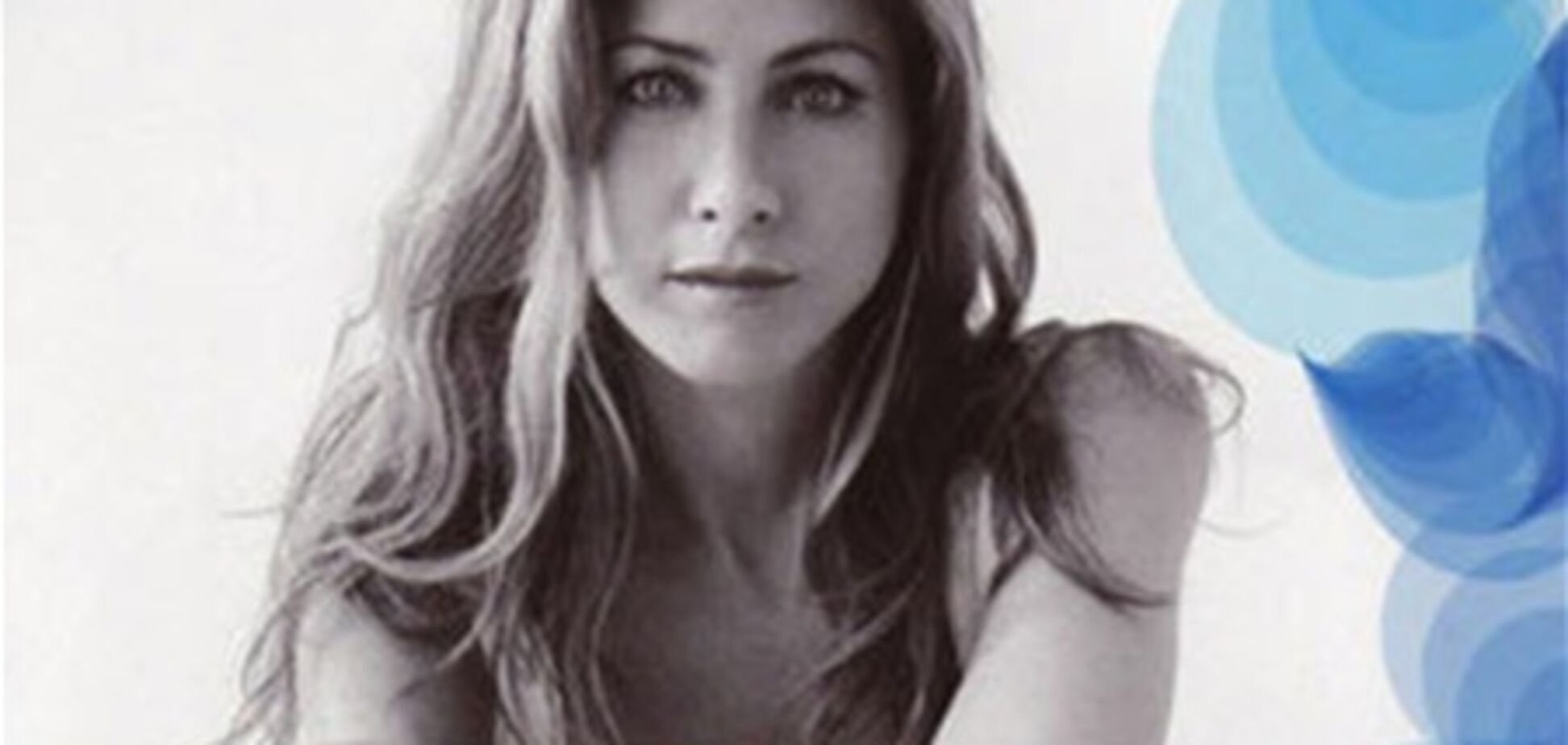 Героиня 'Друзей' разделась ради рекламы воды