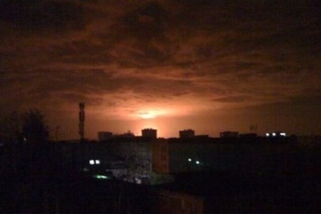 В России горит еще один склад боеприпасов. Число пострадавших растет