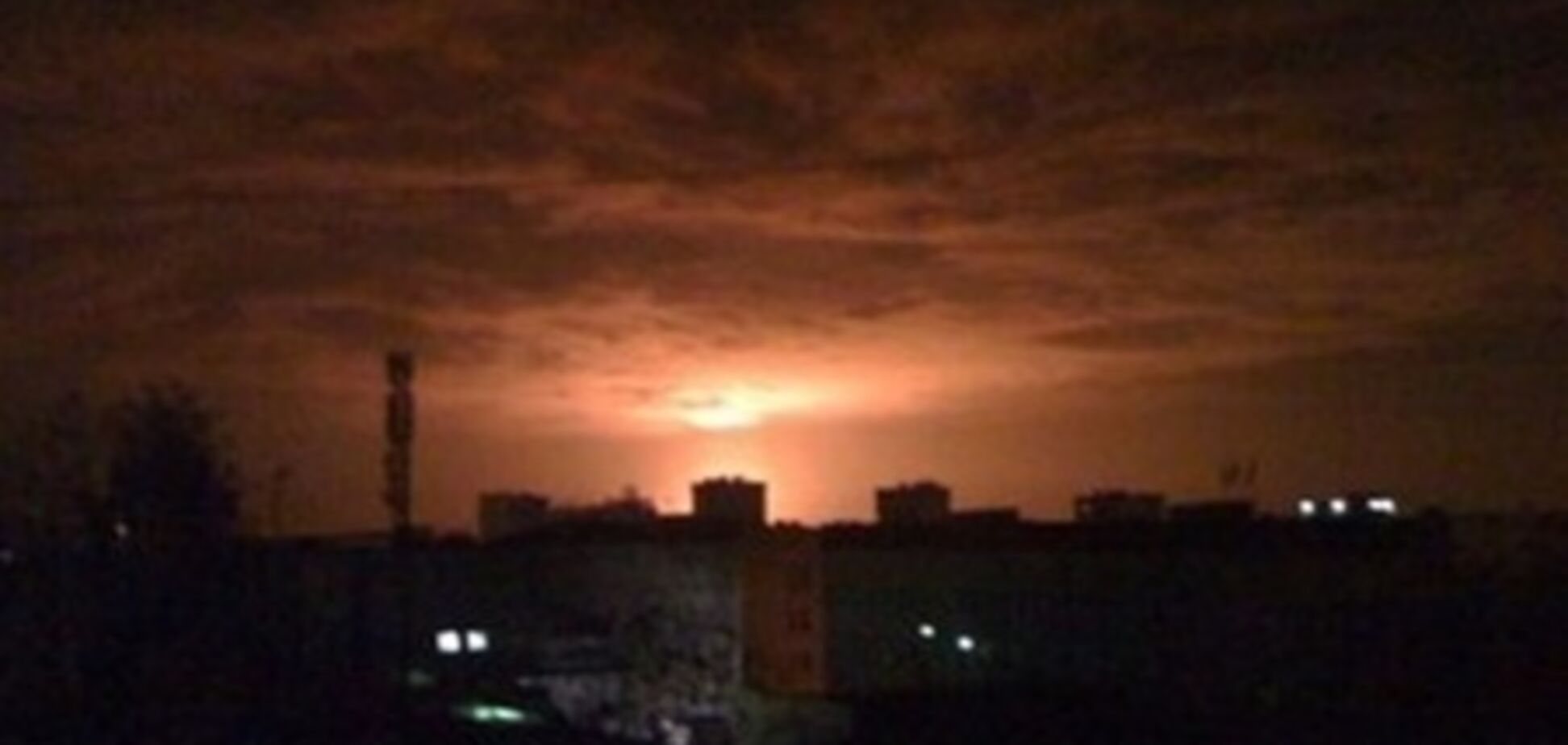 В России горит еще один склад боеприпасов. Число пострадавших растет