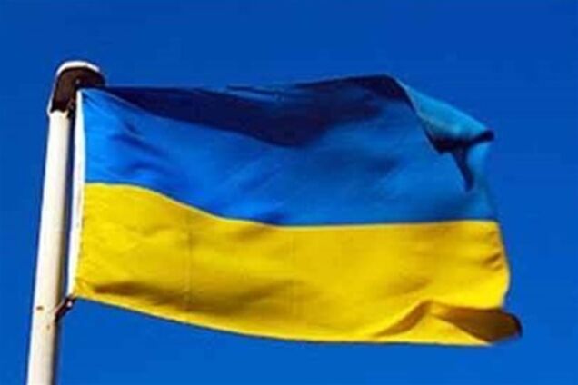 В Киеве неизвестные украли полсотни государственных флагов