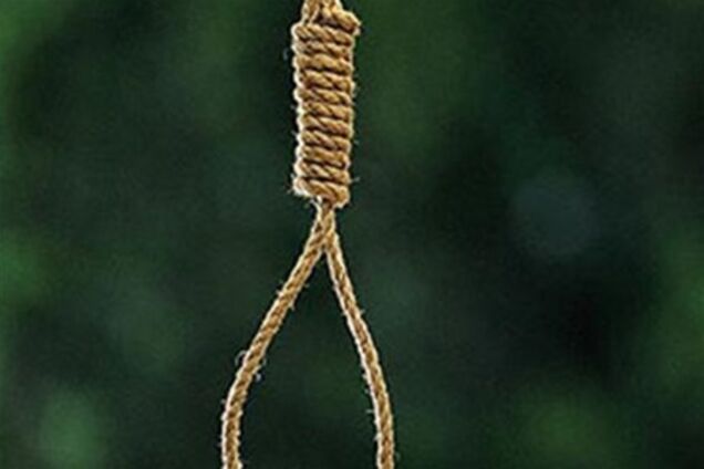 На Киевщине священник повесился у входа в храм