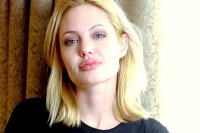 Потасканная блондинка Анджелина Джоли