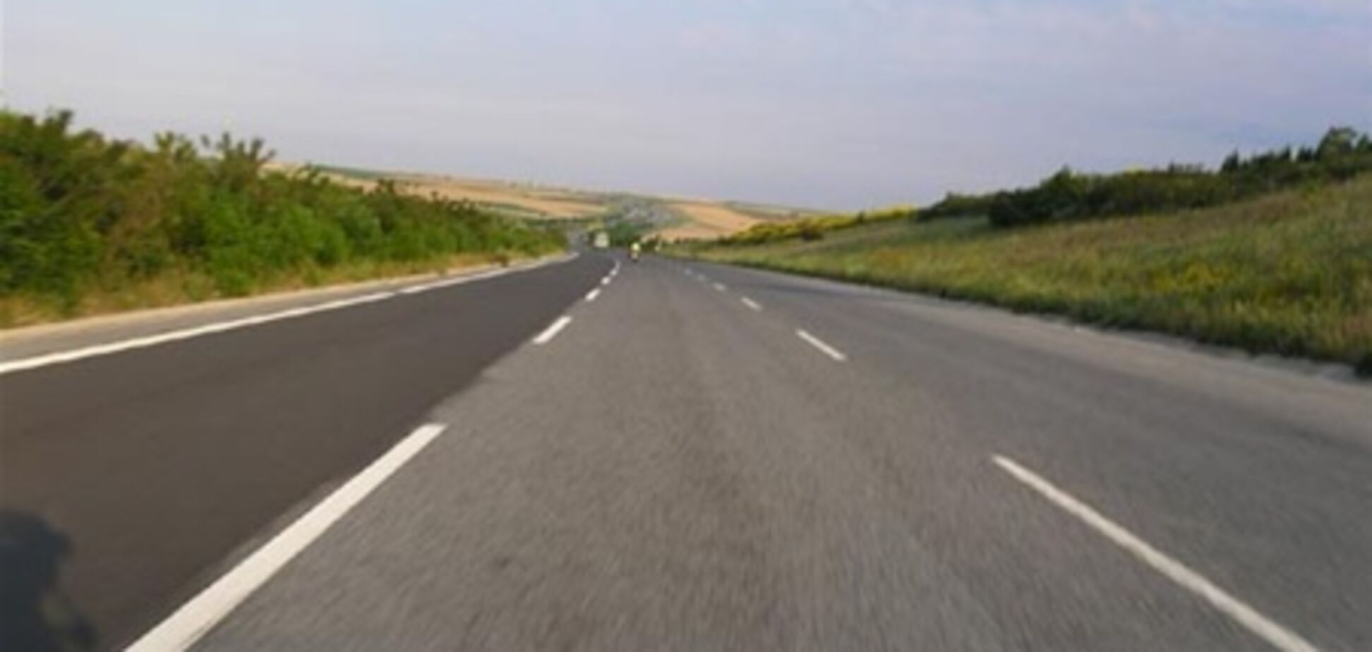 Азаров пообещал крупным городам окружные дороги в 2013 году