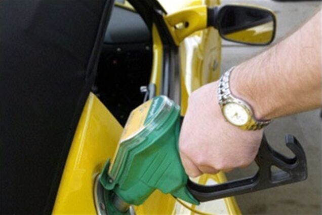 Государство покупает у Коломойского дорогое топливо