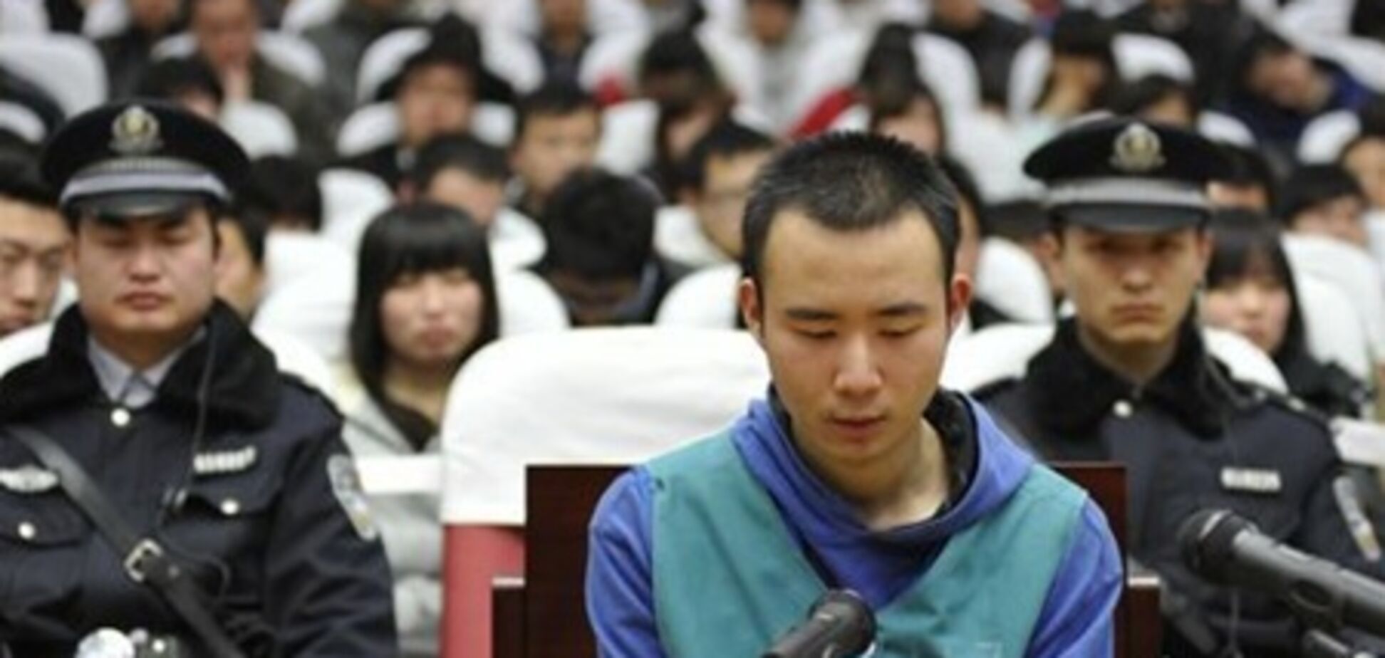 В Китае казнен пианист, добивший ножом сбитую велосипедистку 
