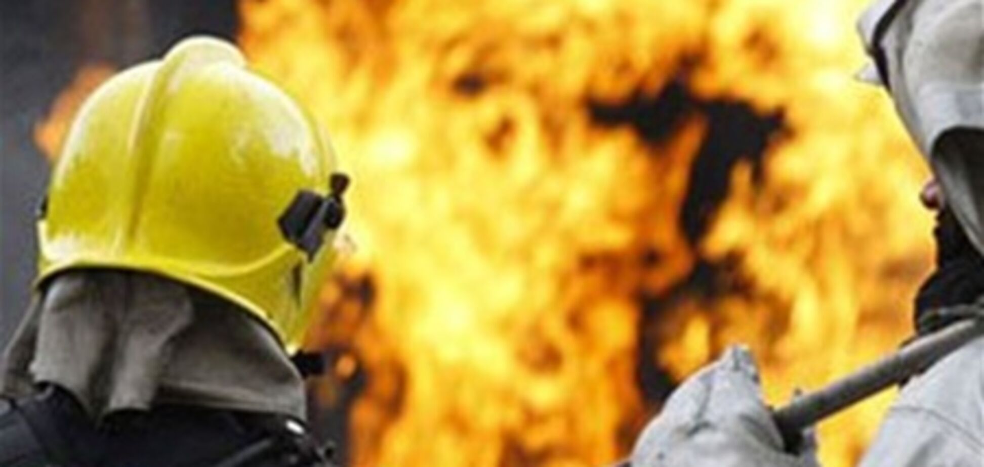 На Ривненщине мэр города вытащил мужчину из пылающей квартиры