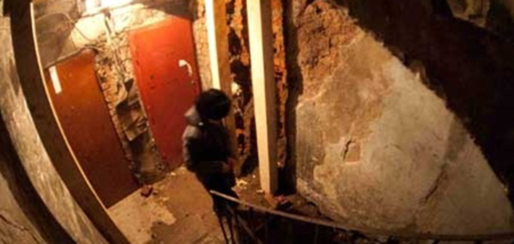 В Сочи обвалилась стена жилого дома