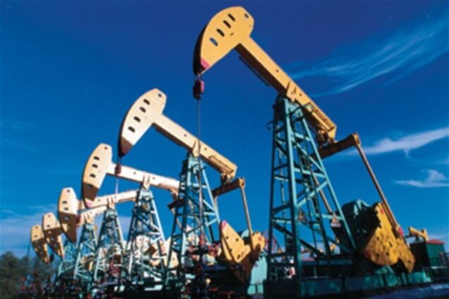 Нефть дешевеет в ожидании повышения квот ОПЕК