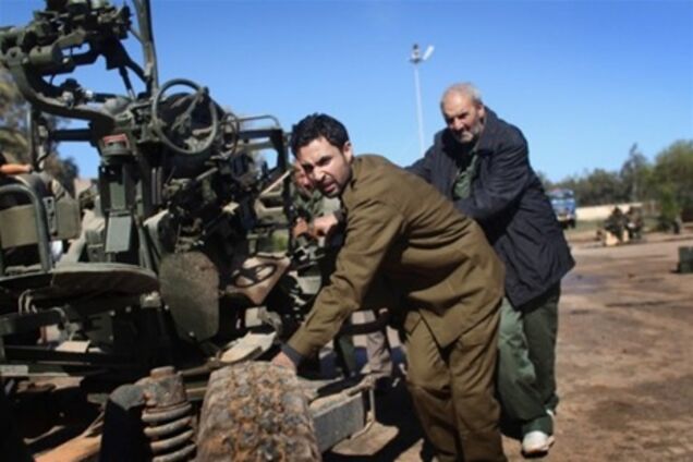 Испания признала ливийских повстанцев законной властью