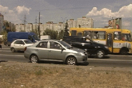 В Киеве маршрутка с пассажирами попала в аварию, есть пострадавшие