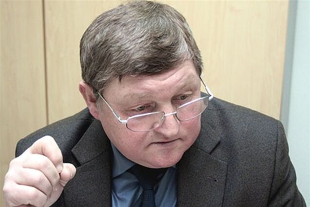 Янукович просит Раду сменить главу Госкомтелерадио