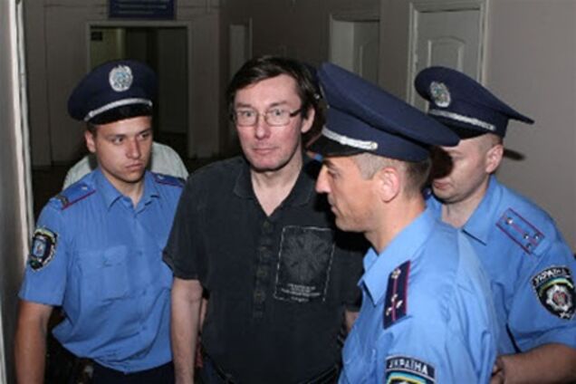 Луценко снова идет в суд