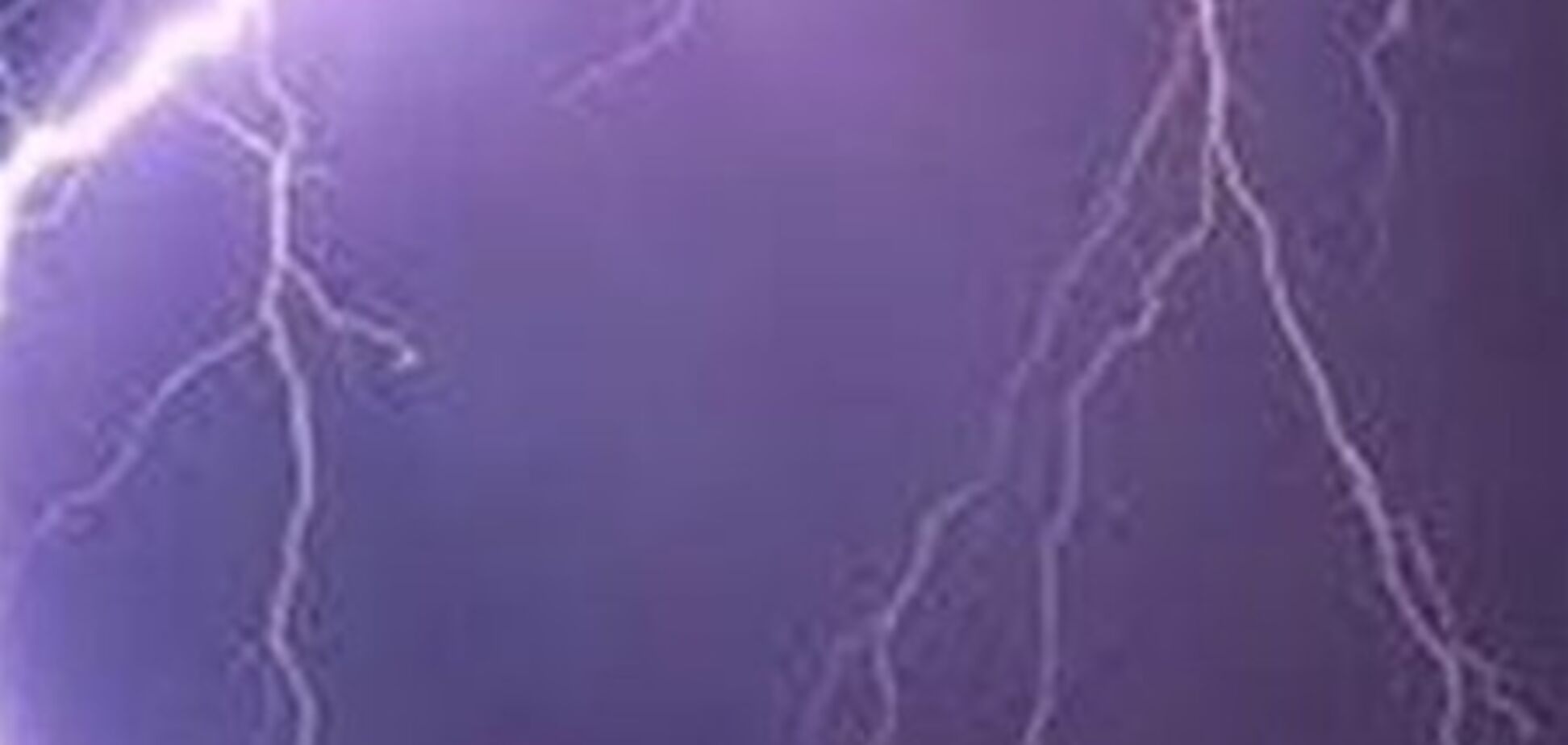 На Луганщине молния убила футболиста прямо на поле