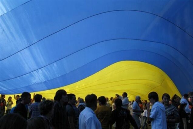 Українці готові поступитися демократією в обмін на економічне зростання