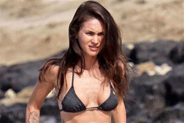 Меган Фокс на Гаваях в бикини