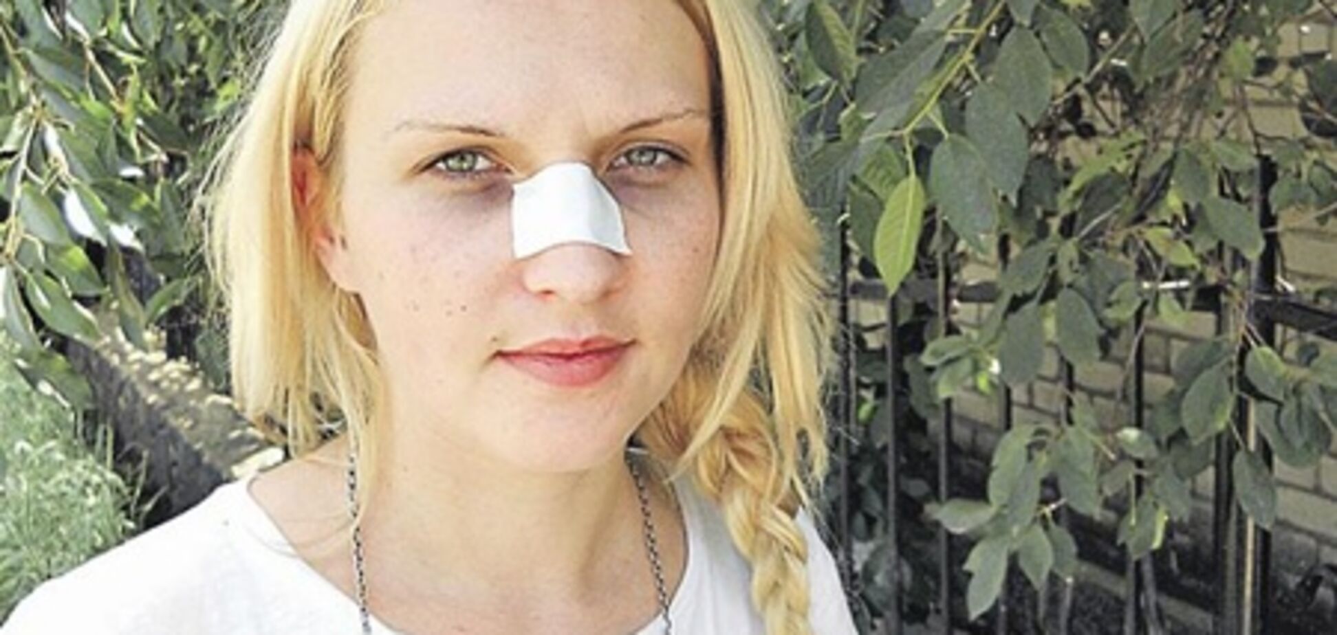 Экс-майор МВД ударил депутата-девушку головой в нос