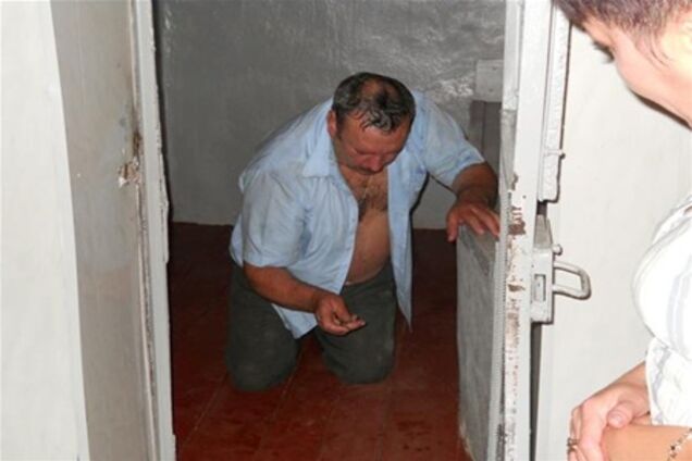 Начальник паспортного стола побил депутата