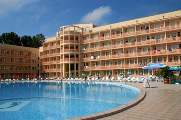 15 українських дітей отруїлися в дитячому таборі в Болгарії