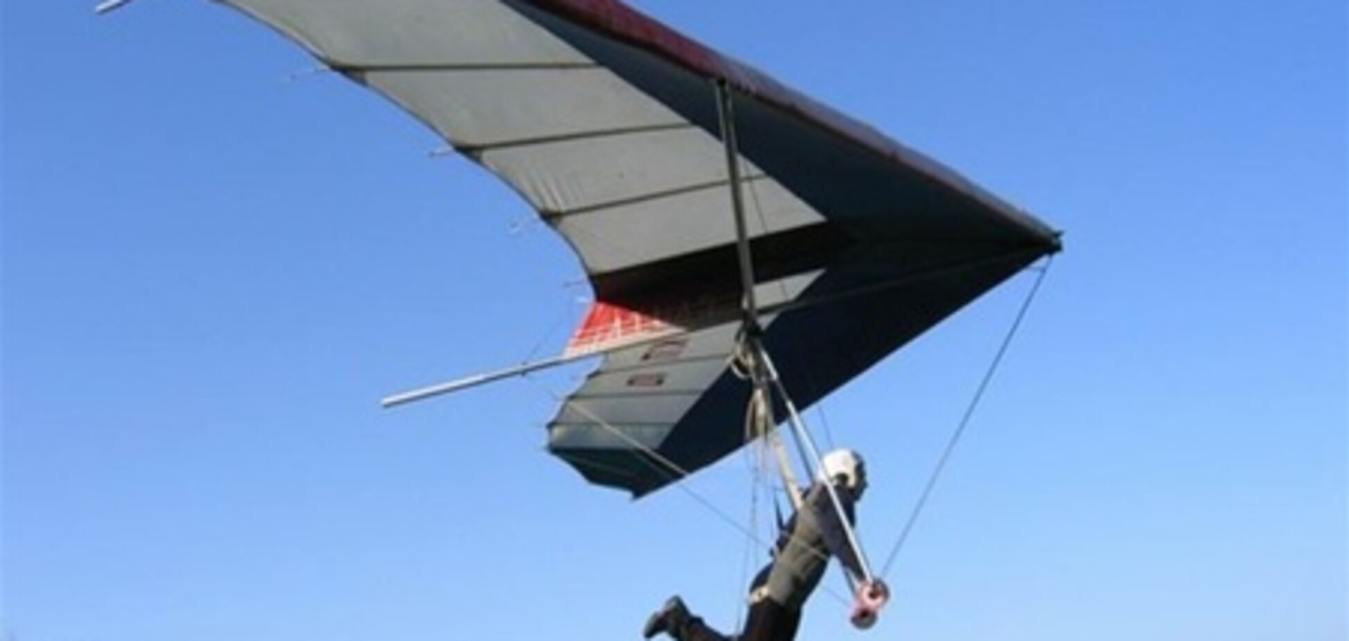 На Черкащині впав і вибухнув дельтаплан