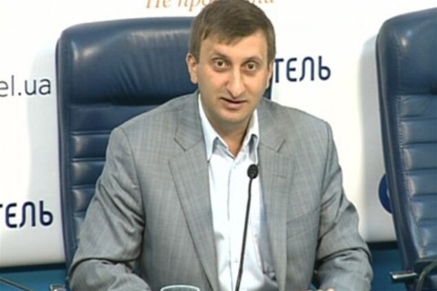 Експерт: уряд не піде у відставку мінімум до грудня