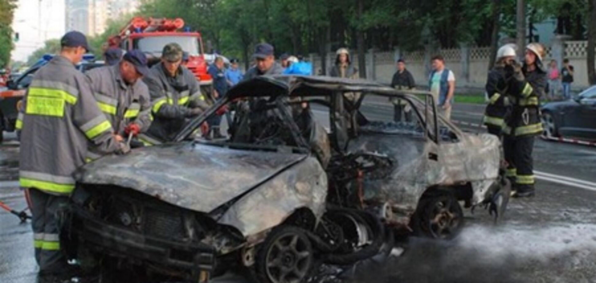 В Киеве в ДТП Kawasaki Z-750 и Daewoo Nexia сгорели оба водителя