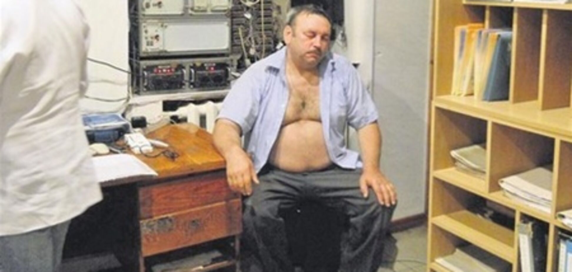 Экс-майора, избившего девушку-депутата, уволили